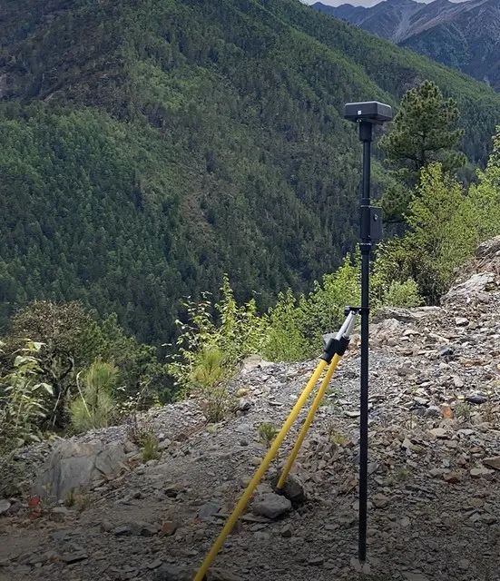 大疆 D-RTK 2 高精度 GNSS 移动站